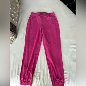 Like new Lululemon adapted state jogger in sonic pink size 8